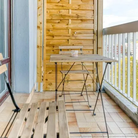 Daire Superbe : Parking Gratuit + Fibre Wifi + Balcon *