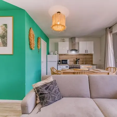 Daire Superbe : Parking Gratuit + Fibre Wifi + Balcon *