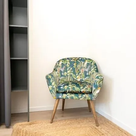Daire Superbe : Parking Gratuit + Fibre Wifi + Balcon